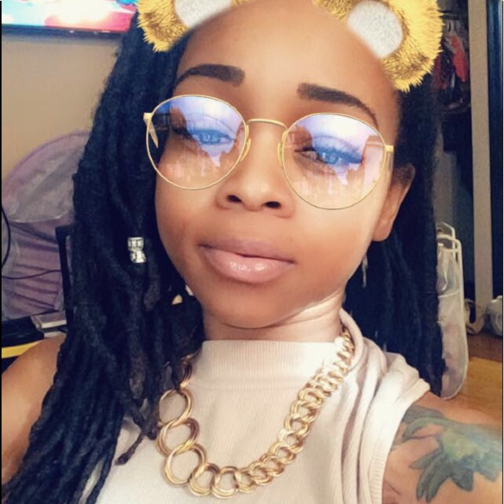 Meet your posher💐